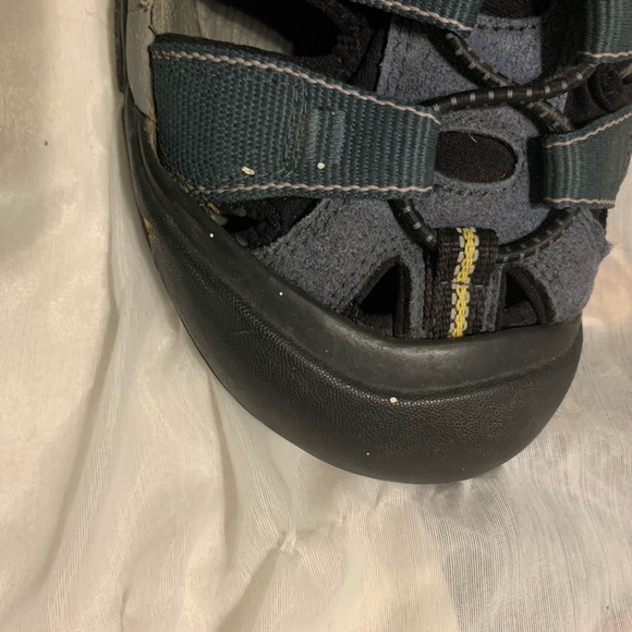KEEN Navy and Black Adjustable Water Sandals in Men's 12 - Picture 4 of 5